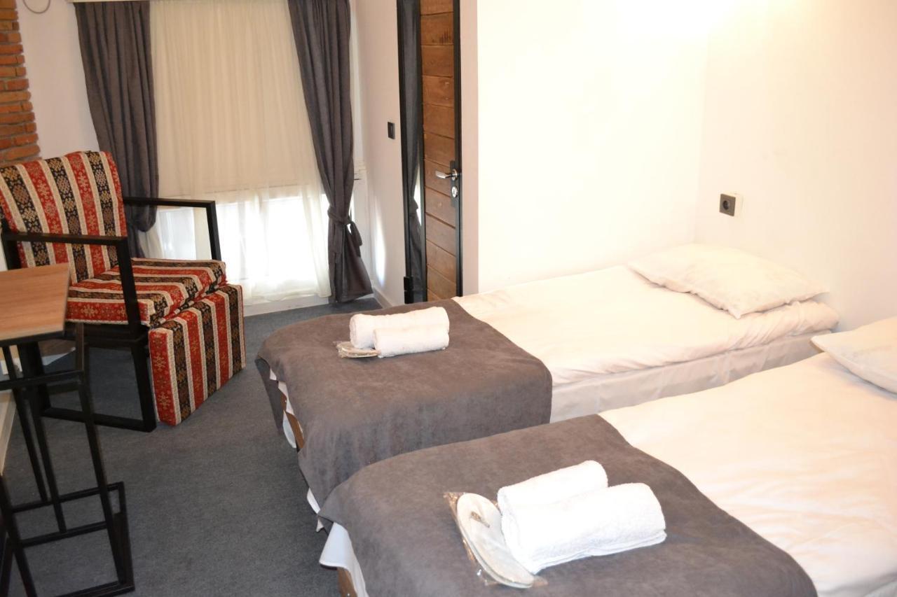 Hotel Baratashvili 12 Тбілісі Екстер'єр фото